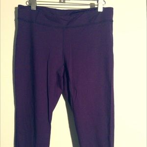 REI women's medium purple capri leggings